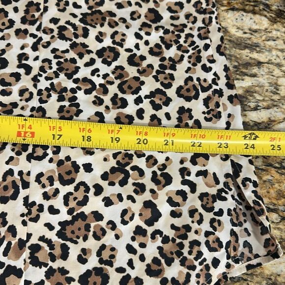 Chico’s No-Iron Leopard Print Cotton Long Sleeve Button Down Shirt Size 12/14 - Picture 10 of 11